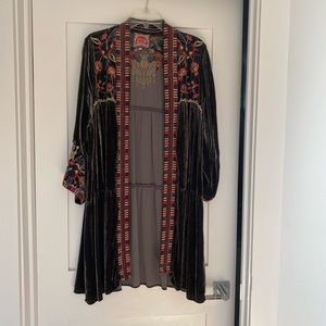 Gorgeous with blue, tan, coral, pink and burgundy embroidery. Worn 3 times.